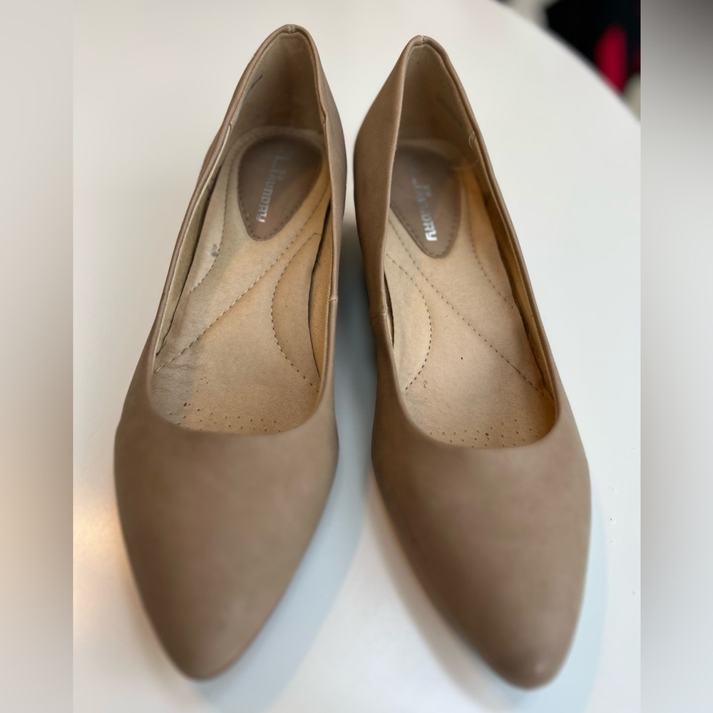 CL by Laundry Women's Pointed-Toe Flats in Taupe Brown